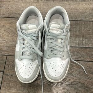 Nike men’s low dunk grey fog size 9